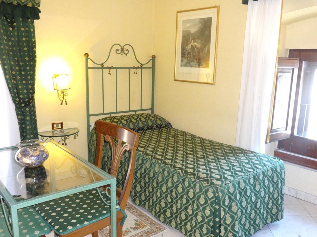 Hotel Centrale Europa Catania Room photo